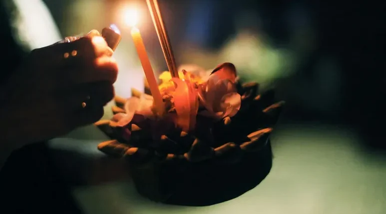 En fest av ljus och vatten Loy Krathong börjar imorgon